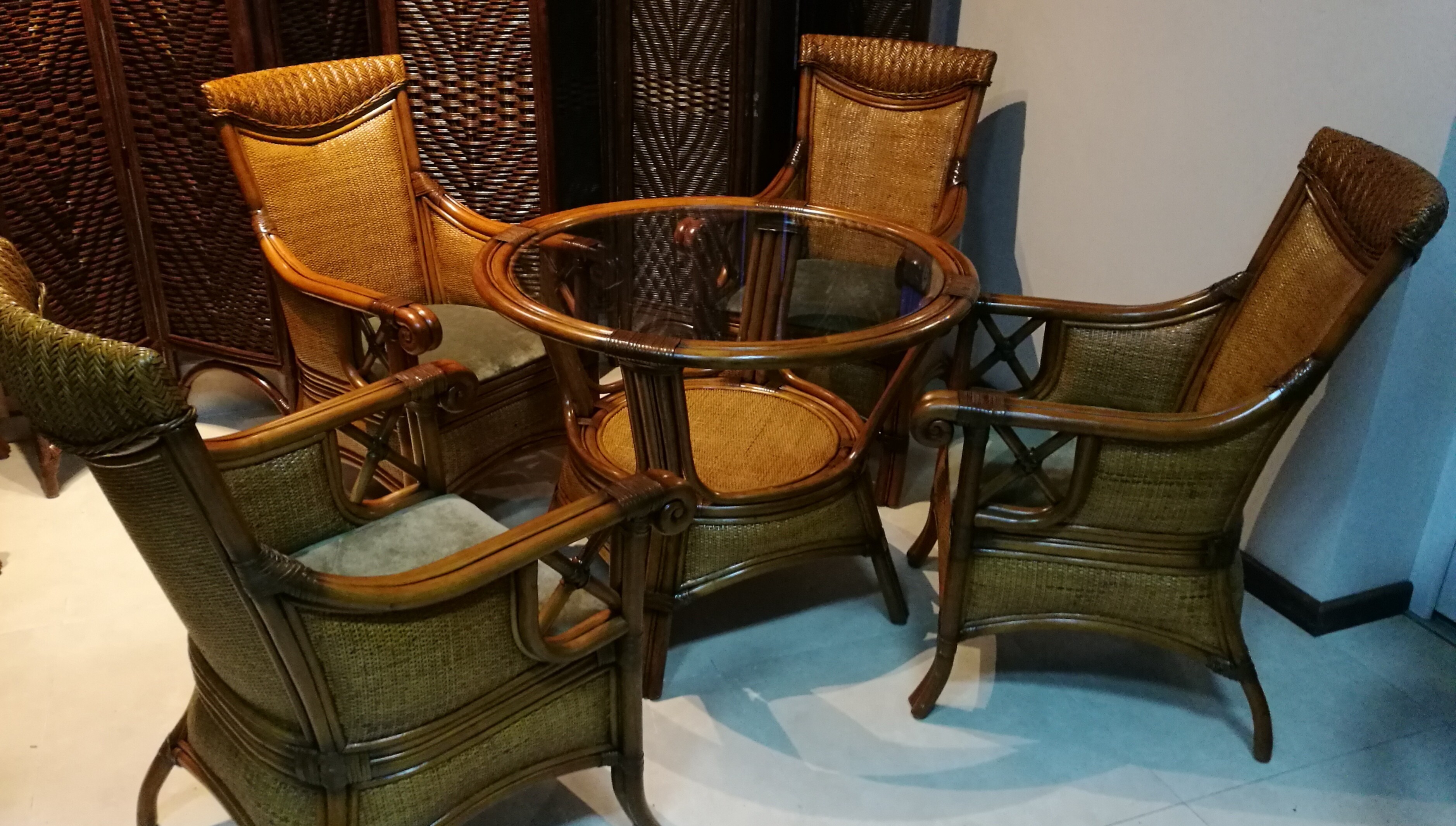RattaNeo Gloria z131 stół i 4 krzesła rattan naturaly